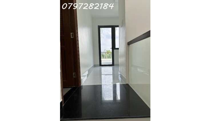 NHÀ MỚI ĐẸP  Ở NGAY - NỘI THẤT CAO CẤP - HẺM XE HƠI -LONG TRƯỜNG -3 TẦNG -3PN- Q9
