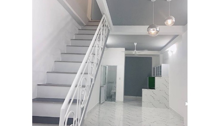 HÀNG SIÊU HOT TRUNG TÂM Q10. NHÀ 3 LẦU MỚI VÀO Ở NGAY. 35m2 3 tầng giá có 5 tỷ 3