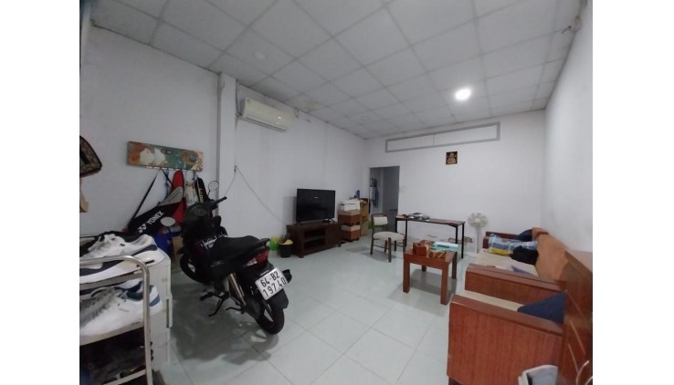 Bán nhà Tân Chán Hiệp 35, Tân Chánh Hiệp, Quận 12, 80m2 (4.1 x 20) x C4, Chỉ 3.3tỷ TL