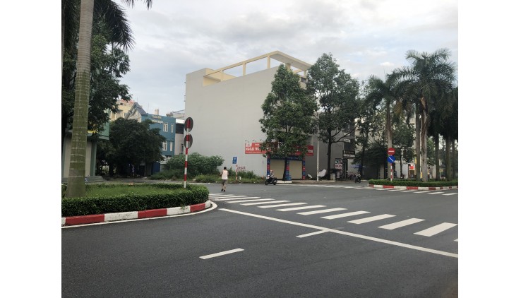 Bán lô đất đối diện công viên sau lưng chợ đầu mới thủ đức, gần ngã tư bình phước