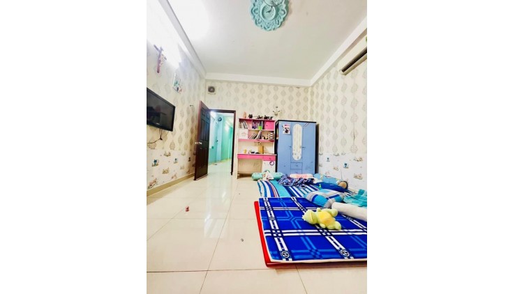 Bán nhà Mặt tiền Khu ADC - Quách Hữu Nghiêm, Nguyễn Sơn, 4.3x21m, 3 Tầng, 7.99 tỷ