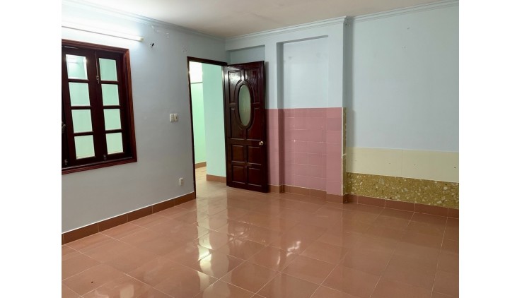 Bán tòa nhà mặt tiền Nguyễn Súy - gần Chợ Tân Hương, 4x25m, Cấp 4 - tiện xây, 11.9 tỷ