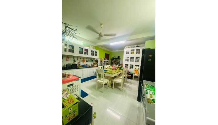 MẶT TIỀN ĐÔNG HƯNG THUẬN QUẬN 12 - 122M2, NGANG HƠN 5M, 3 TẦNG - SÂN RỘNG ĐẬU 2 Ô TÔ - CHỈ NHỈNH 7 TỶ.