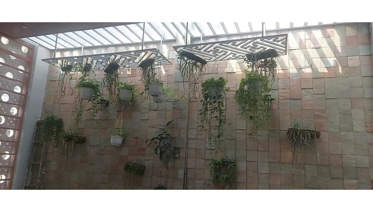 Chính chủ bán nhà đường Phạm Thế Hiển, P7, Q8, căn góc 2 mặt tiền, DT 112,7m2, có gara, sân vườn