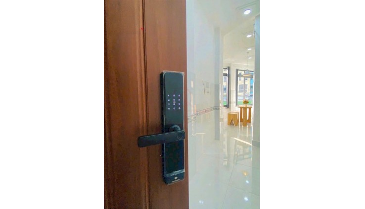 Bán nhàTòa nhà 5 Tầng 10 CHDV, HXH Lý Thường Kiệt, DT: 5x25m, cấn bank, 19.6 tỷ.