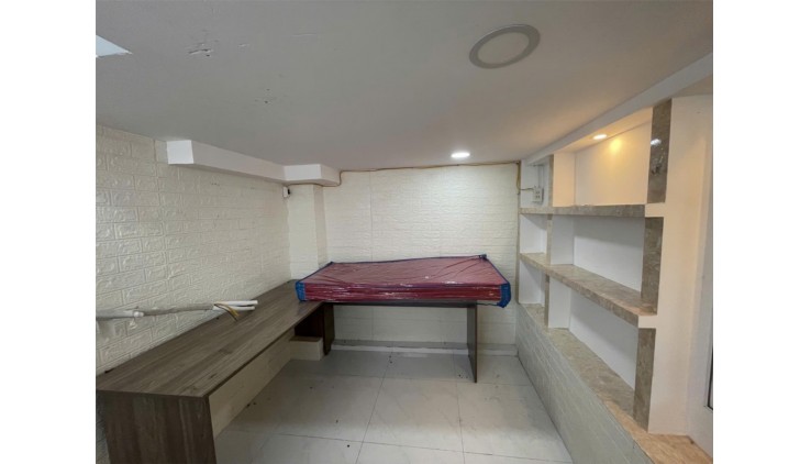 TRUNG TÂM QUẬN 10 - 4 TẦNG - HẺM BA GÁC- GIÁ 1.82 TỶ