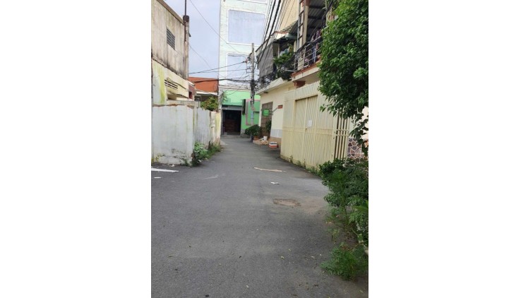 BÁN GẤP DÃY TRỌ THU NHẬP 10TR/T. VÀI BƯỚC CHÂN RA ĐƯỜNG DÂN CHỦ. XE HƠI TỚI CỬA QUAY ĐẦU. VỊ TRÍ TRUNG TÂM BÌNH THỌ KO CÓ CĂN THỨ 2. GIÁ 6.99 TỶ BỚT
