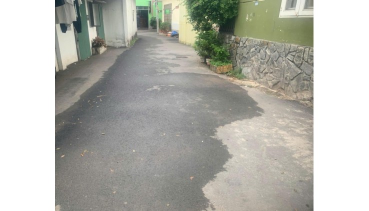 BÁN GẤP DÃY TRỌ THU NHẬP 10TR/T. VÀI BƯỚC CHÂN RA ĐƯỜNG DÂN CHỦ. XE HƠI TỚI CỬA QUAY ĐẦU. VỊ TRÍ TRUNG TÂM BÌNH THỌ KO CÓ CĂN THỨ 2. GIÁ 6.99 TỶ BỚT
