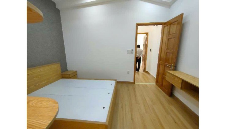 Bán Nhà Đẹp Ô Tô Đỗ Cửa - Nhà Đẹp Thống Nhất - 250m2 SD - 4 tầng - Nhỉnh 5 tỷ