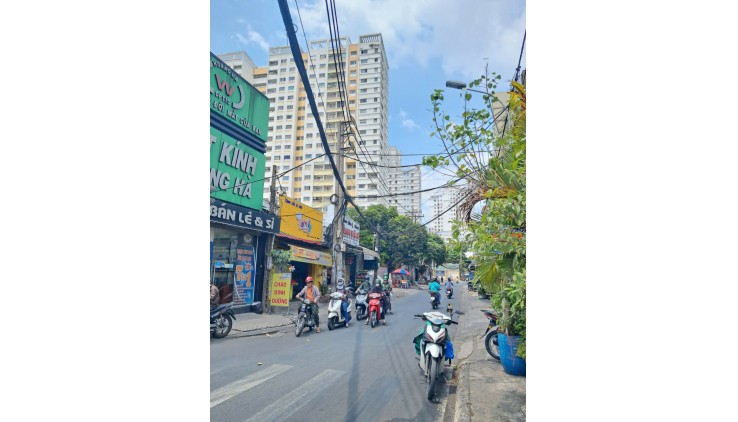 Gảm sốc 2 tỷ bán gấp mặt tiền Kinh Doanh Trịnh Đình Trọng chỉ 68tr/m2 157m2,2 Tầng nhỉnh 10 tỷ