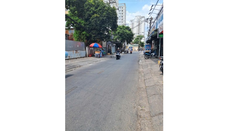 Gảm sốc 2 tỷ bán gấp mặt tiền Kinh Doanh Trịnh Đình Trọng chỉ 68tr/m2 157m2,2 Tầng nhỉnh 10 tỷ