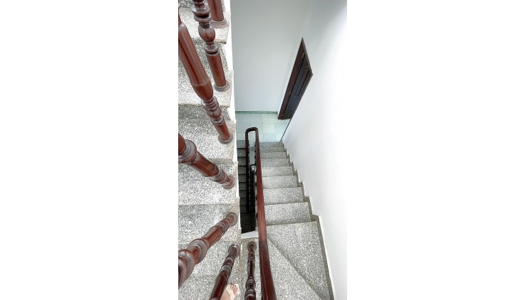 Siêu phẩm 4 tầng Hậu Giang Quận 6 73m2 hẻm thông chỉ 6 tỷ nhỉnh.