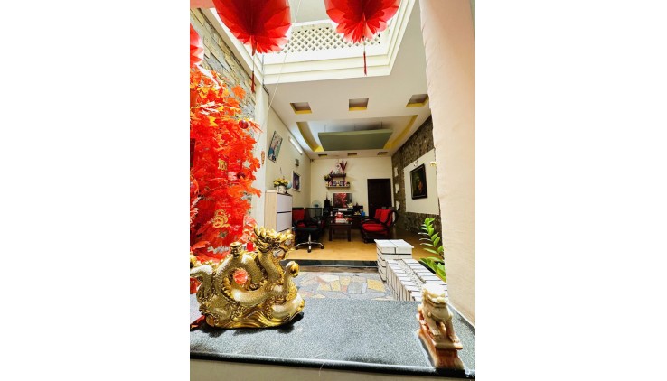 Bán nhà Phạm Phú Thứ, Tân Bình, 4,05m x 26m, đường 10m, có vỉa hè, Chỉ 14.7 tỷ