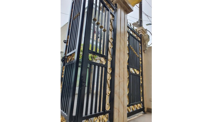 NGÔI NHÀ CỰC PHẨM HIẾM. KDC ỔN ĐỊNH. DÂN TRÍ CAO. NGANG GIÁ TRỊ 6M. THIẾT KẾ XÂY DỰNG TÂM HUYẾT. NỘI THẤT GỖ QUÝ. GIÁ 5.5 TỶ.