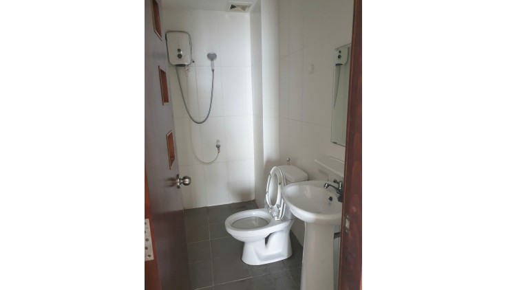 Cần cho thuê căn 2PN 2wc đẹp, diện tích 65m2, ban công thoáng mát