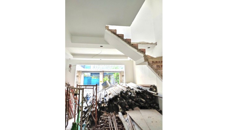 MẶT TIỀN KD, KHU P LÔ, Q2, 4t, MỚI Ở NGAY, Dt 86m2 ( 5.5 x 18 ). Giá chỉ 7.5ty