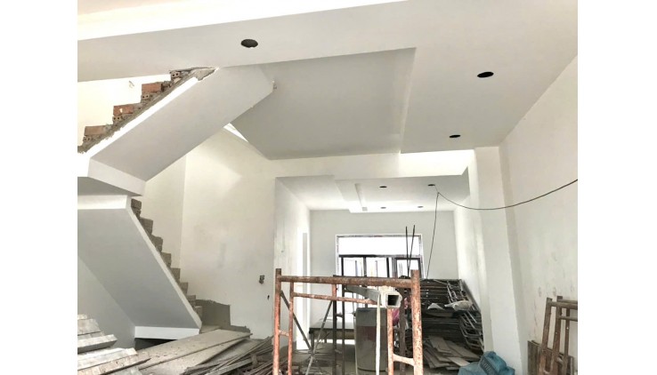 MẶT TIỀN, KHU P LÔ, Q2, 4 TẦNG, Ở NGAY, Dt 87m2 ( 5.5 x 18 ). Giá chỉ 7.55ty