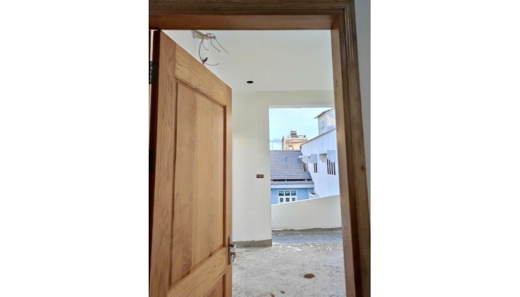 MẶT TIỀN, KHU P LÔ, Q2, 4 TẦNG, Ở NGAY, Dt 87m2 ( 5.5 x 18 ). Giá chỉ 7.55ty