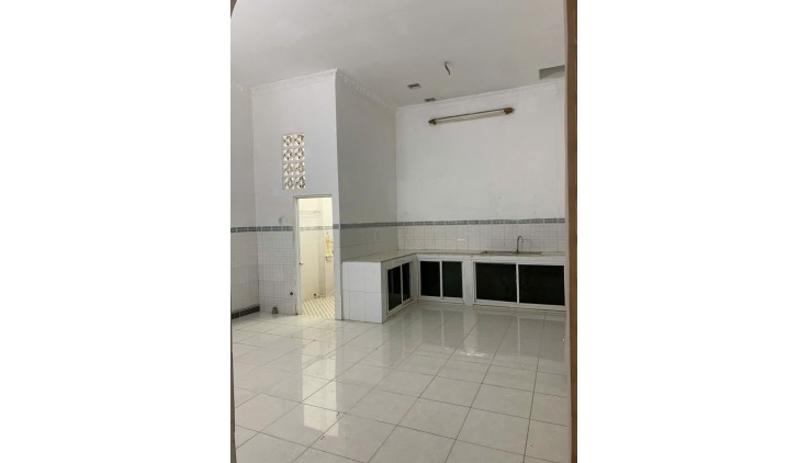 Bán nhà Nguyẽn Sơn, Tân Phú, ngang 4.7m x 12m, 1 sẹc hẻm ô tô, chỉ 5.7 tỷ