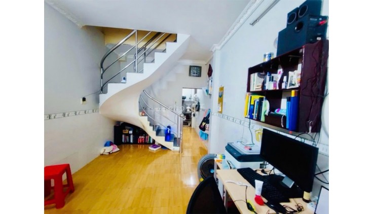 PHƯỜNG 2 - QUẬN 10 - 33M2 - VỊ TRÍ ĐẸP NGAY TRUNG TÂM - GIÁ CHỈ 3.9 TỶ