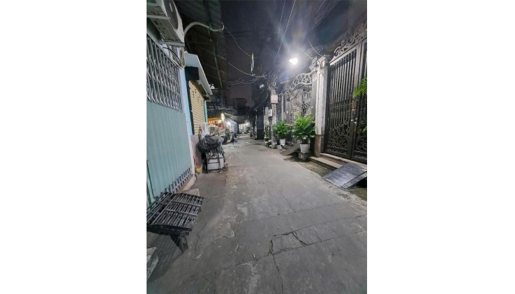 PHƯỜNG 2 - QUẬN 10 - 33M2 - VỊ TRÍ ĐẸP NGAY TRUNG TÂM - GIÁ CHỈ 3.9 TỶ