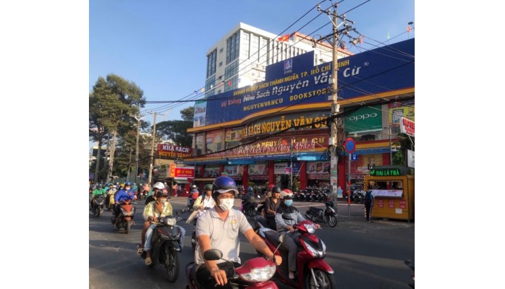 BÁN NHÀ 4 LẦU 1 XẸC VÕ VĂN NGÂN BÌNH THỌ. CĂN HỘ DỊCH VỤ 7 PHÒNG THU NHẬP 25TR/TH. GIÁ 9,3 TỶ. BỚT LỘC
