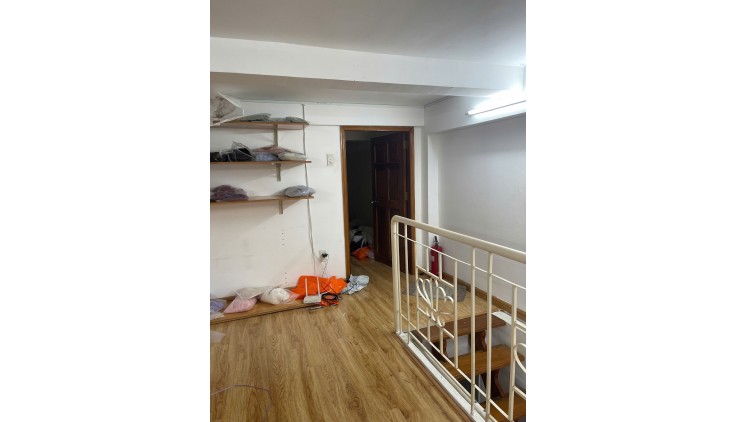 Cần sang nhượng mặt bằng thời trang tại b01.9 lý văn phức, quận 1