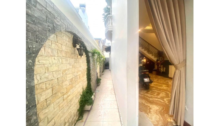 Bán nhà Biệt thự  Căn góc Thống Nhất - Lê Đức Thọ, 6.7x18m, 3 T - 3PN, giá 12.5 tỷ