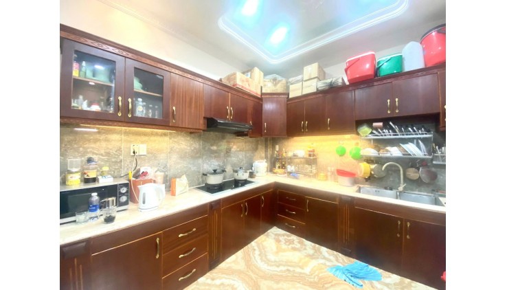 Bán nhà Biệt thự  Căn góc Thống Nhất - Lê Đức Thọ, 6.7x18m, 3 T - 3PN, giá 12.5 tỷ