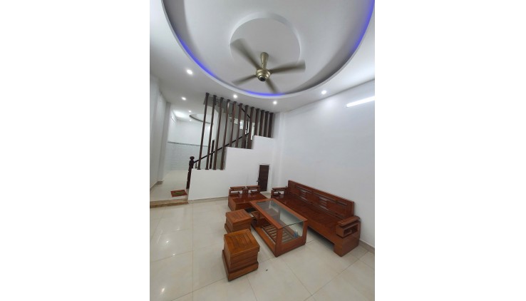 BÁN NHÀ KHU DÂN CƯ HỒNG LONG, HIỆP BÌNH PHƯỚC. KHÔNG GIAN SỐNG XANH. NGANG 6M, NỞ HẬU TÀI LỘC. 145M. GIÁ 9.9 TỶ. TL BỚT LỘC.