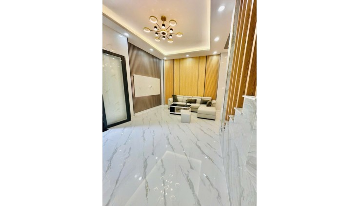 HẺM XE HỎI ĐỖ CỬA - NHÀ ĐẸP LUNG LINH.