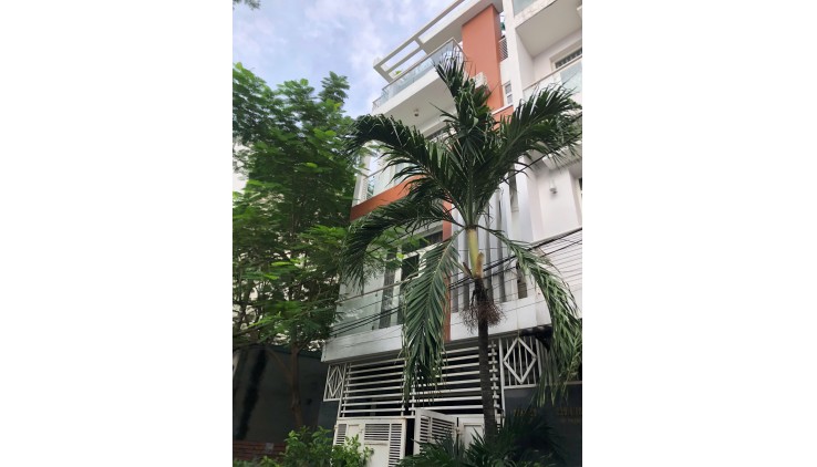 BÁN NHÀ ĐI ĐỊNH CƯ GẤP  - GIÁ RẺ NHÀ ĐẸP HIỆN ĐẠI SẴN NỘI THẤT VÀO Ở NGAY - 70M2 Ô TÔ ĐỂ TRONG NHÀ - KHÔNG QH/LG/LỖI - 8.55 TỶ