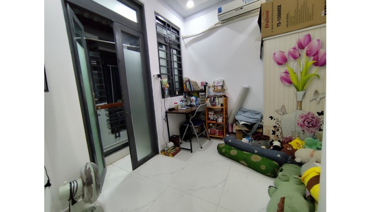 NHÀ ĐẸP GẦN ĐƯỜNG NGUYỄN THÀNH VĨNH - 28M2 - 2 TẦNG - NHỈNH 1 TỶ - TRUNG MỸ TÂY - QUẬN 12.