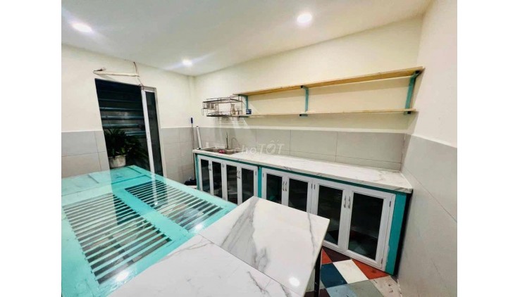 Cần cho thuê lại căn nhà vị trí tại đường Trần Văn Đang, phường 11, quận 3, TPHCM