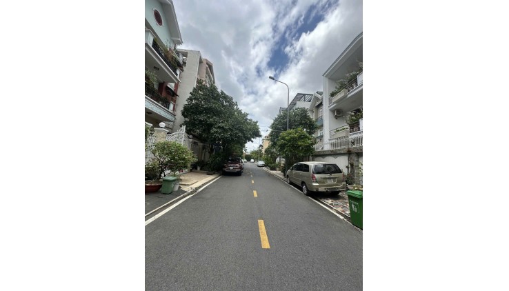 Siêu hiếm bán Biệt Thự Nguyễn Trọng Tuyển,P.1, Tân Bình, khu Biệt lập toàn Biệt Thự, 150m2, chỉ 70 tỷ