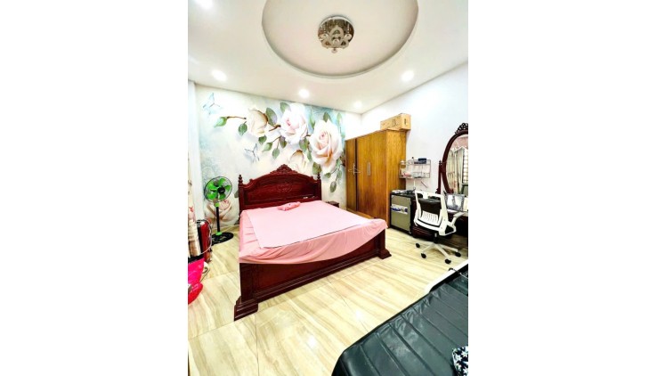 GIẢM 1.5TY, MTiền kinh doanh, quận 2, Ngang khủng 9m, DT 218m2 ( 8.7 x 28 )  chỉ 12.99ty.
