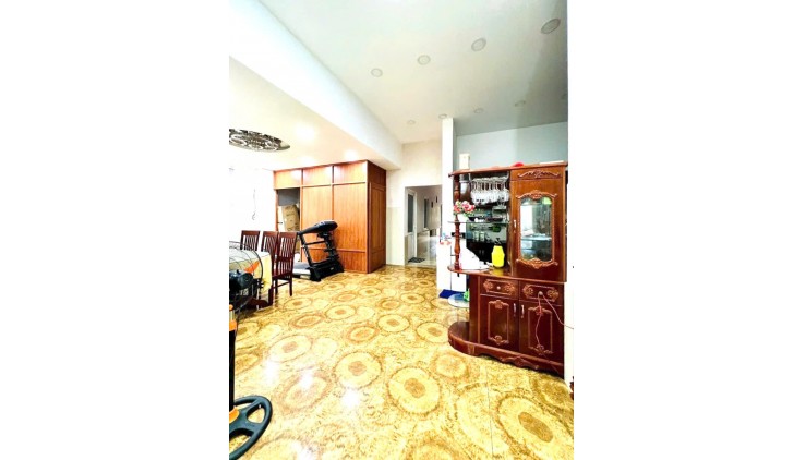 GIẢM 1.5TY, MTiền kinh doanh, quận 2, Ngang khủng 9m, DT 218m2 ( 8.7 x 28 )  chỉ 12.99ty.