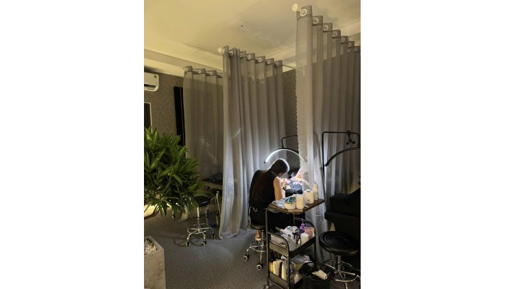 CẦN SANG NHƯỢNG TIỆM NAIL, MI, GỘI ĐẦU  Vị Trí : đường Đặng Thuỳ Trâm, p13 Bình Thạnh, Hồ Chí Minh