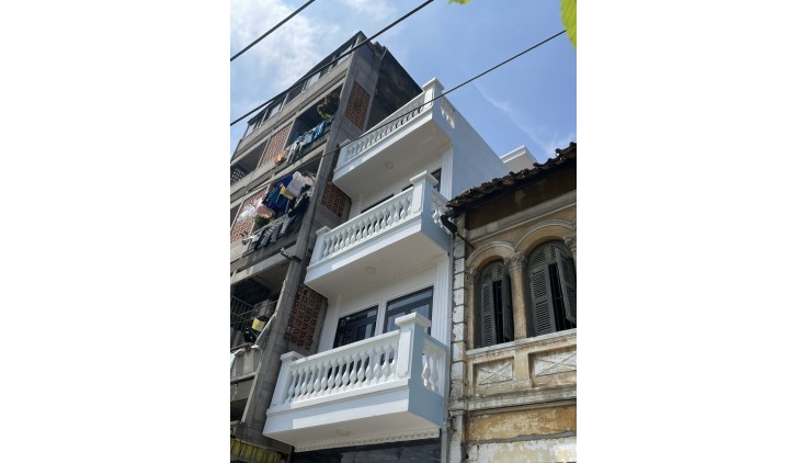 Siêu Phẩm 
Mặt Tiền Chợ Kim Biên -
Vị trí Đắc địa  Q.5