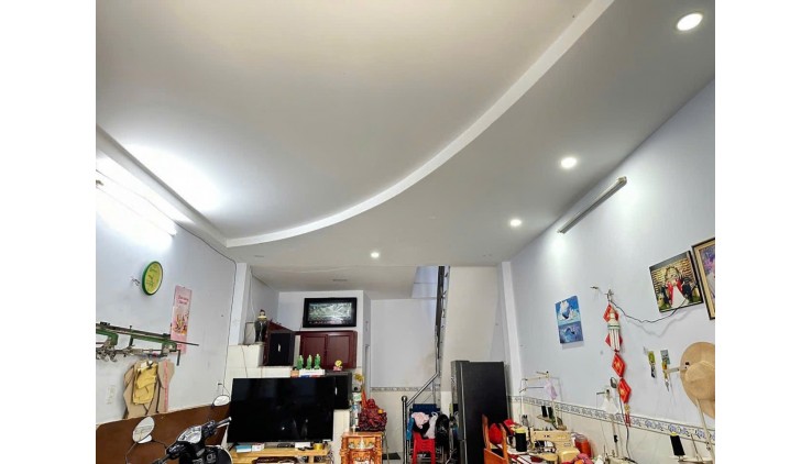 Bán Gấp nhà Bờ Bao Tân Thắng ngay chợ Sơn Kỳ Tân Phú sát AEON 44m2 ,2 Tầng Nhỉnh 3 tỷ
