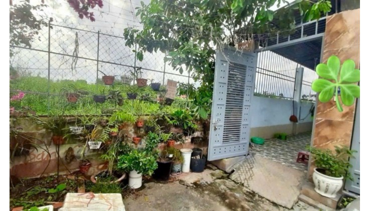 NHÀ 2 MẶT TIỀN THOÁNG ĐẸP VỊ TRÍ TT LINH ĐÔNG. THỦ ĐỨC. 3 TẦNG KIÊN CỐ. CHỈ 8.2 TỶ. BỚT LỘC