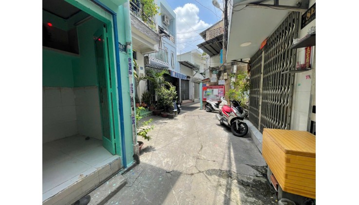 BÁN NHÀ NGAY SÁT KHU TÊN LỬA 80M2 HẺM THÔNG THOÁNG GIÁ CHỈ 3.49 TỶ