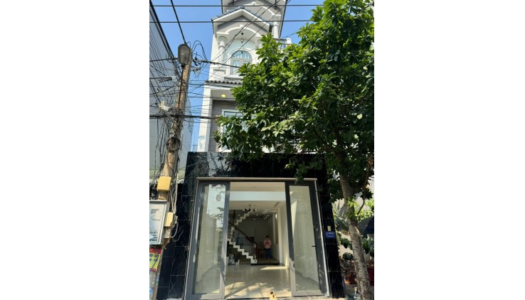 QUÁ HÓT-  CHÍNH CHỦ CẦN BÁN NHÀ MẶT TIỀN VỊ TRÍ ĐẸP TẠI Q9, TP, HỒ CHÍ MINH.