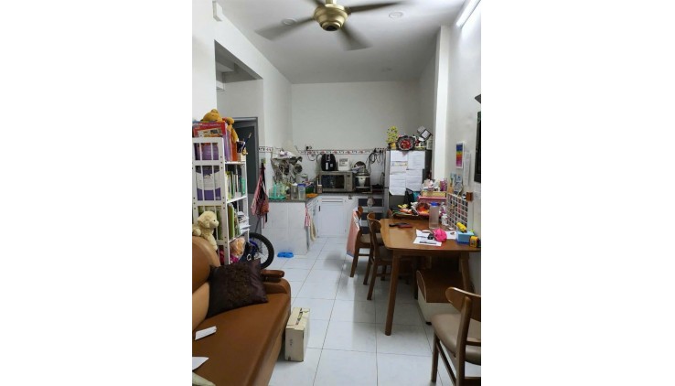 PHƯƠNG 11 - QUẬN 10 - NHÀ ĐẸP HOÀN CÔNG ĐỦ CHỈ 3.1 TỶ