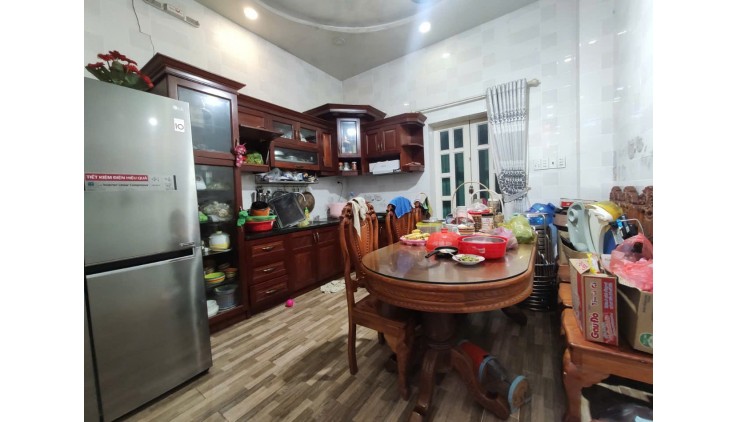 Bán nhà riêng Mễ Cốc 110m2 4 tầng 4pn phường 15 quận 8 chỉ 5,4 tỷ
