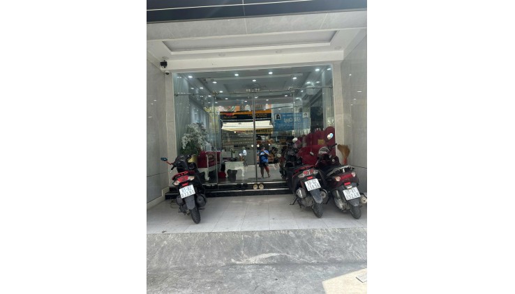 Sang nhượng gấp tiệm Nail  tại 312 Lê Đức Thọ, P6, Quận Gò vấp