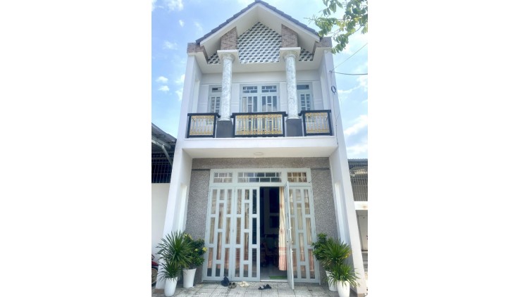 BÁN NHÀ MẶT TIỀN ĐƯỜNG NHỰA THỚI TAM THÔN HÓC MÔN (NGUYỄN THỊ NGHÉ) GIÁ RẺ - NHÀ 2 TẦNG MÁI THÁI THIẾT KẾ KIỂU ÂU - VỪA Ở VỪA KINH DOANH.