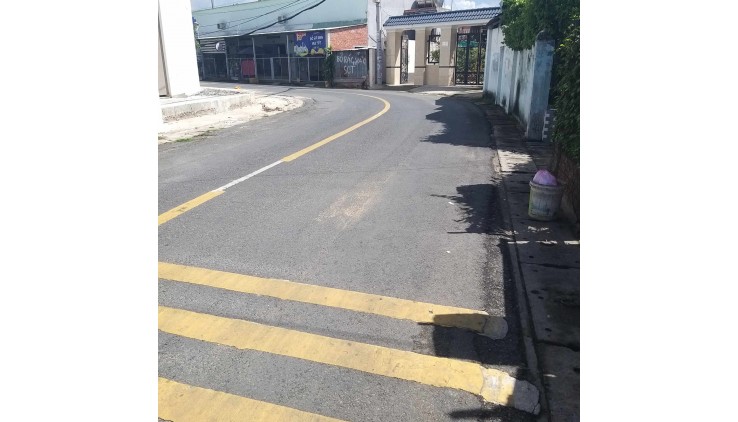 BÁN NHÀ MẶT TIỀN ĐƯỜNG NHỰA THỚI TAM THÔN HÓC MÔN (NGUYỄN THỊ NGHÉ) GIÁ RẺ - NHÀ 2 TẦNG MÁI THÁI THIẾT KẾ KIỂU ÂU - VỪA Ở VỪA KINH DOANH.