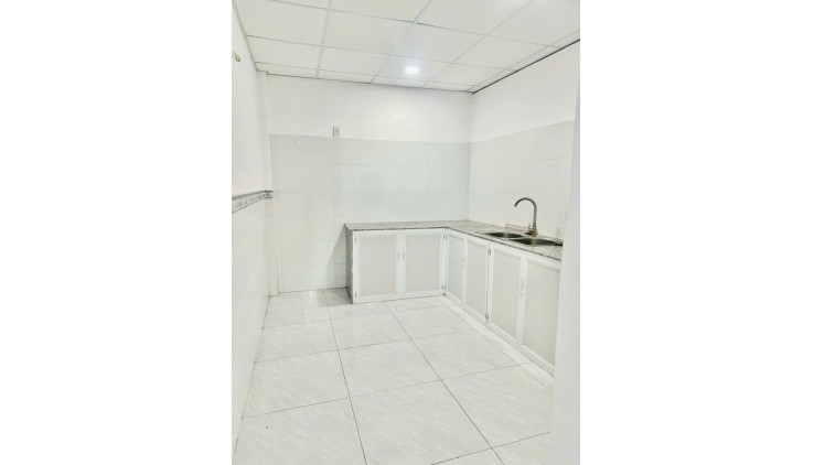 Siêu Hiếm, Sát Vincom, Nhà 2 Tầng - 48m2  Ngã 5 Quang Trung, chợ Gò Vấp - NHỈNH 4 tỷ TL