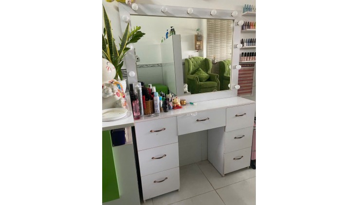 Quận 8 ! Thanh Lý lại nội thất tiệm Nail tại Nguyễn Duy, F.10, Tel : 0934171161 ̣ Chính chủ